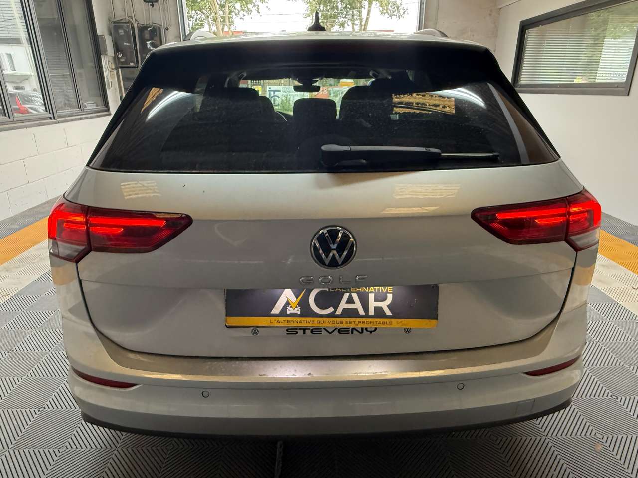 https://alternativecar.be/wp-content/uploads/2025/08/volkswagen-golf-variant-sw-2-0-scr-tdi-life-dsg-garantie-12m-105873-4.jpg