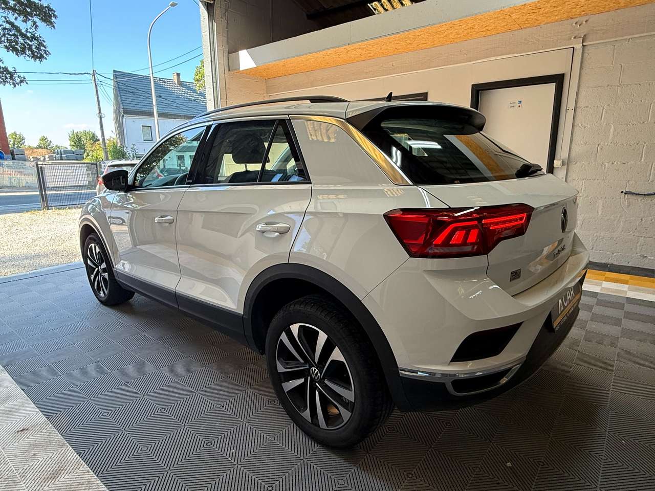 https://alternativecar.be/wp-content/uploads/2025/08/volkswagen-t-roc-1-0-tsi-united-opf-garantie-12m-105856-5.jpg