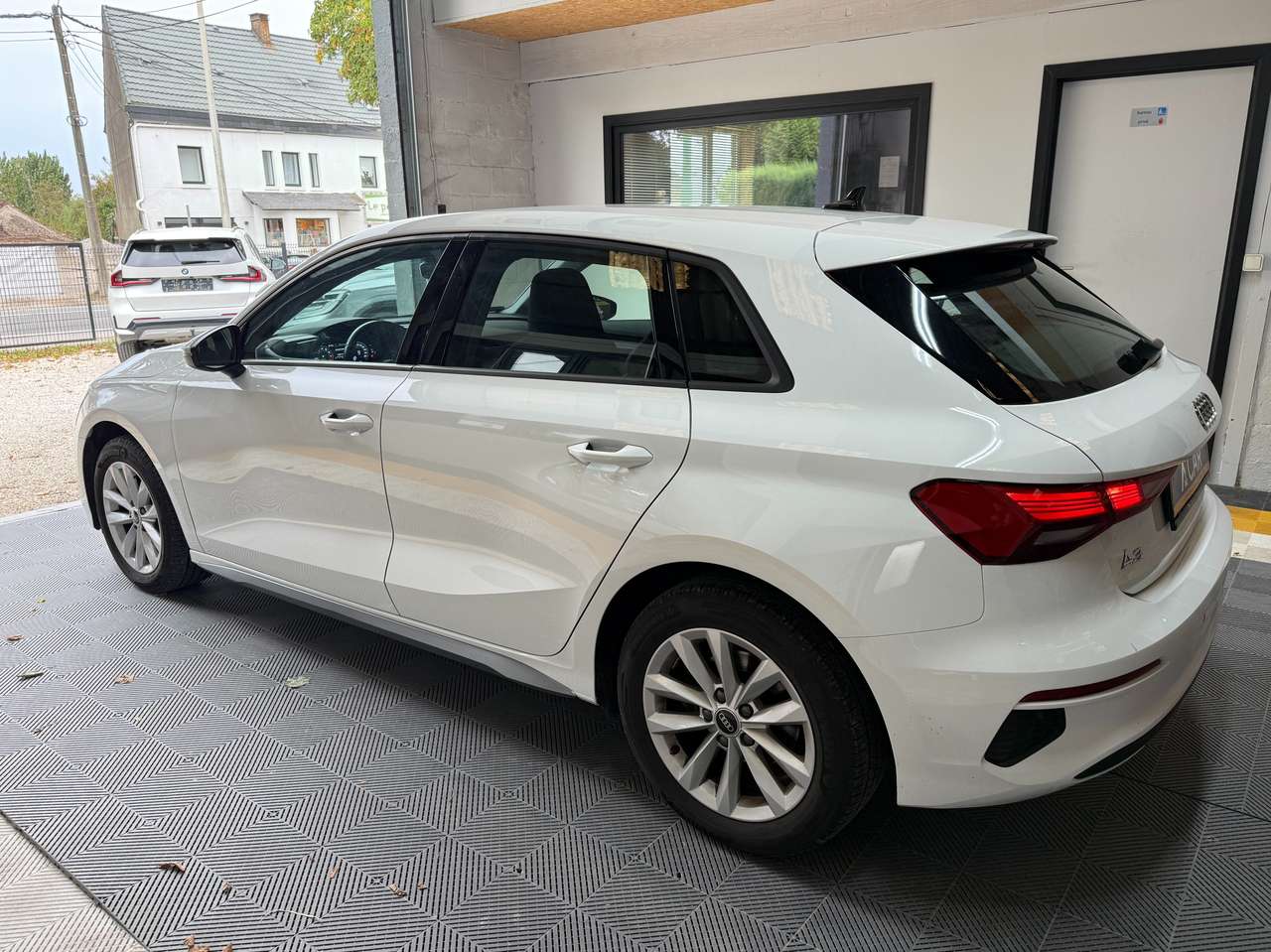https://alternativecar.be/wp-content/uploads/2025/09/audi-a3-sportback-35-tfsi-s-tronic-garantie-01-2029-106195-5.jpg