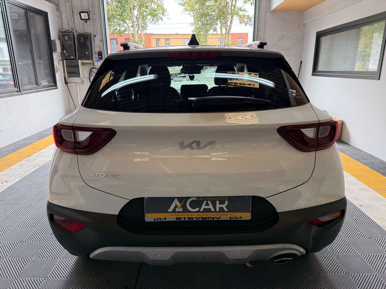 https://alternativecar.be/wp-content/uploads/2025/09/kia-stonic-1-0-t-inspire-plus-isg-dct-garantie-kia-2031-106179-4.jpg