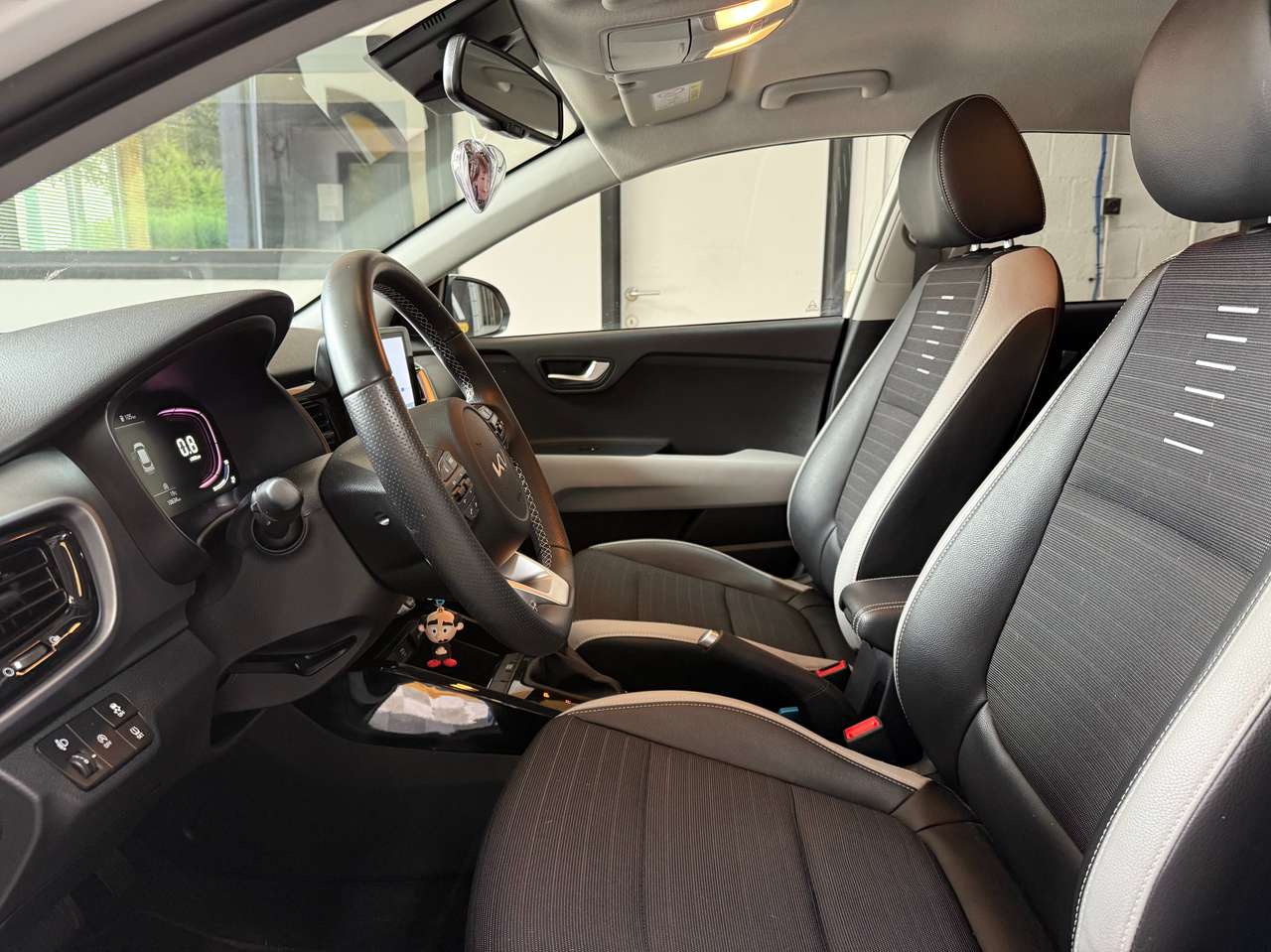 https://alternativecar.be/wp-content/uploads/2025/09/kia-stonic-1-0-t-inspire-plus-isg-dct-garantie-kia-2031-106179-6.jpg