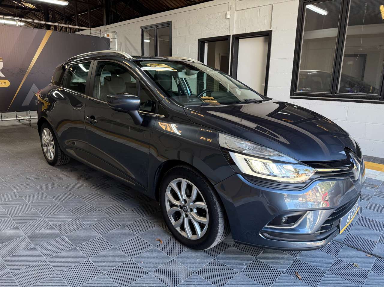 https://alternativecar.be/wp-content/uploads/2025/09/renault-clio-0-9-tce-energy-intens-garantie-12m-106050-2.jpg