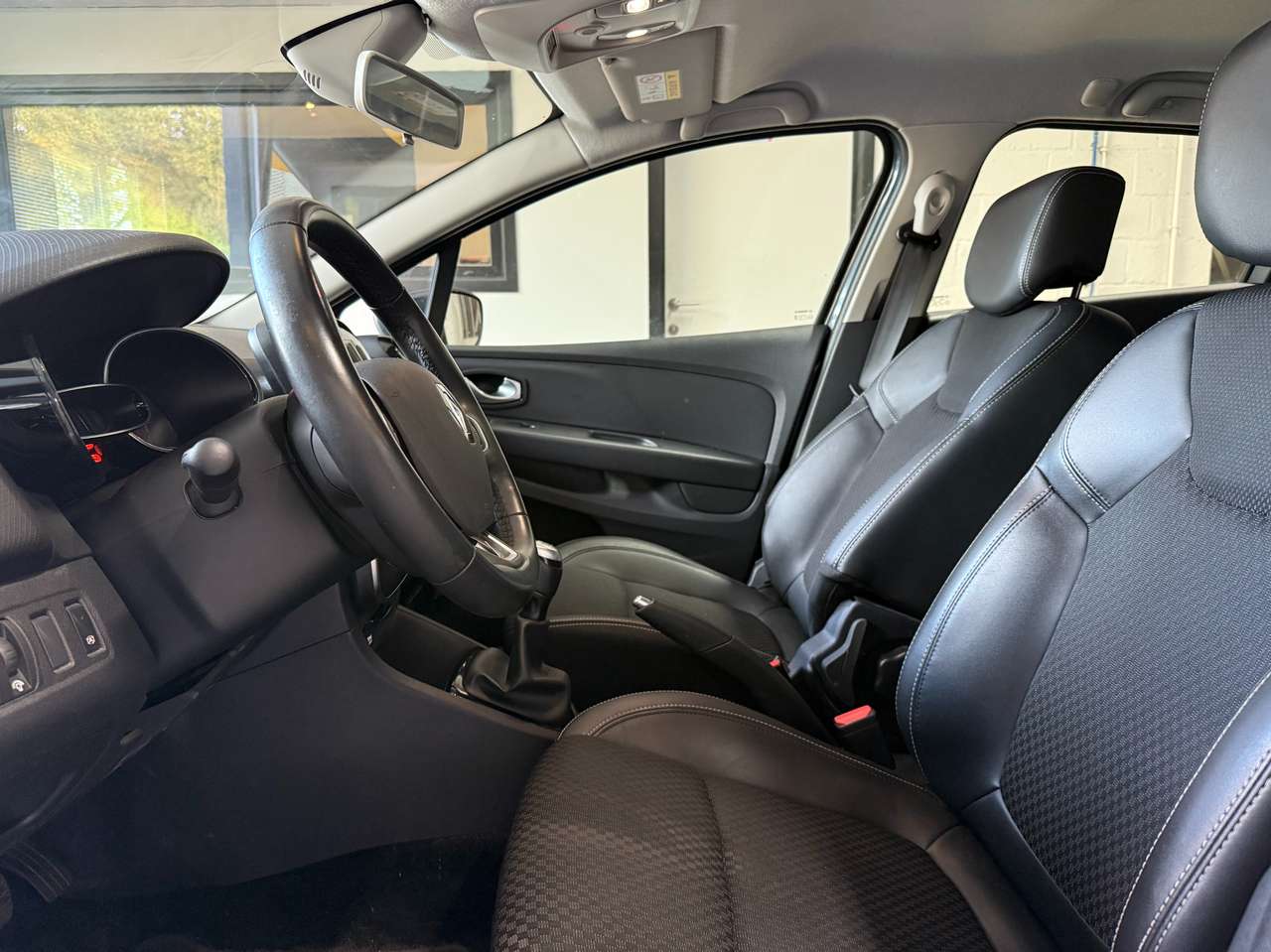 https://alternativecar.be/wp-content/uploads/2025/09/renault-clio-0-9-tce-energy-intens-garantie-12m-106050-6.jpg