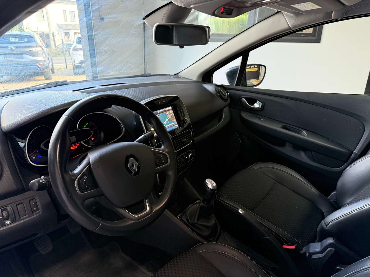 https://alternativecar.be/wp-content/uploads/2025/09/renault-clio-0-9-tce-energy-intens-garantie-12m-106050-7.jpg