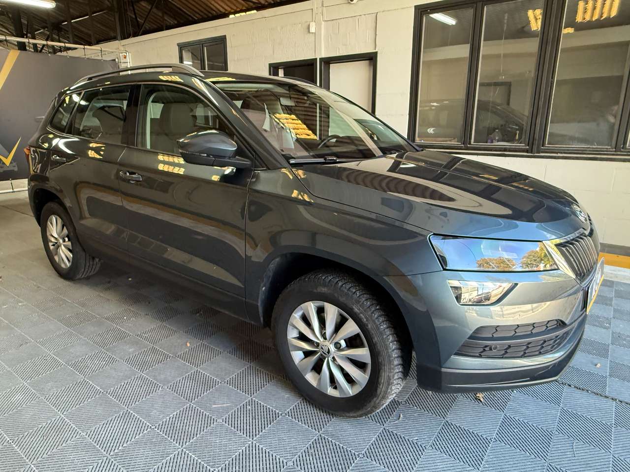 https://alternativecar.be/wp-content/uploads/2025/09/skoda-karoq-1-5-tsi-act-ambition-garantie-12m-106147-2.jpg