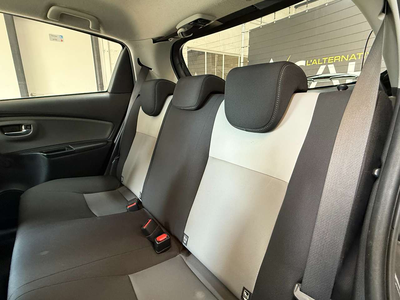 https://alternativecar.be/wp-content/uploads/2025/09/toyota-yaris-1-5i-dual-vvt-ie-connect-garantie-toyota-106115-12.jpg