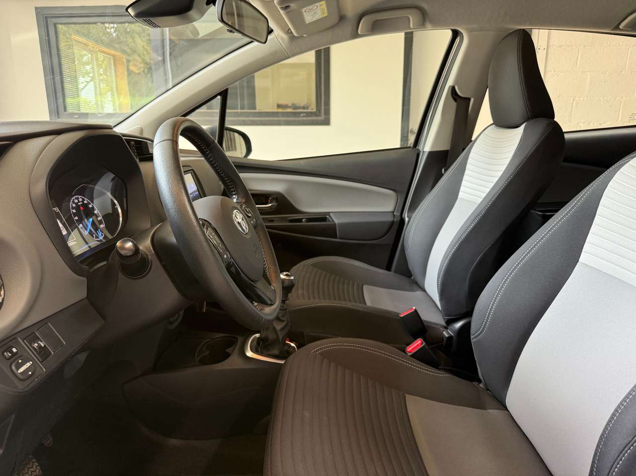 https://alternativecar.be/wp-content/uploads/2025/09/toyota-yaris-1-5i-dual-vvt-ie-connect-garantie-toyota-106115-6.jpg