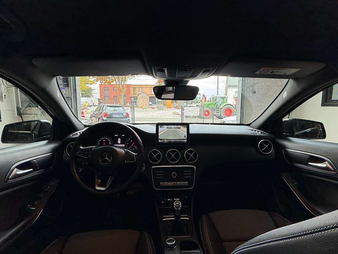 https://alternativecar.be/wp-content/uploads/2025/10/mercedes-benz-a-180-pack-amg-garantie-12m-106309-14.jpg