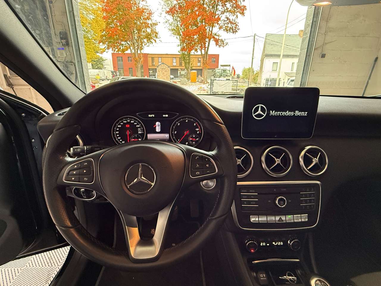 https://alternativecar.be/wp-content/uploads/2025/10/mercedes-benz-a-180-pack-amg-garantie-12m-106309-7.jpg