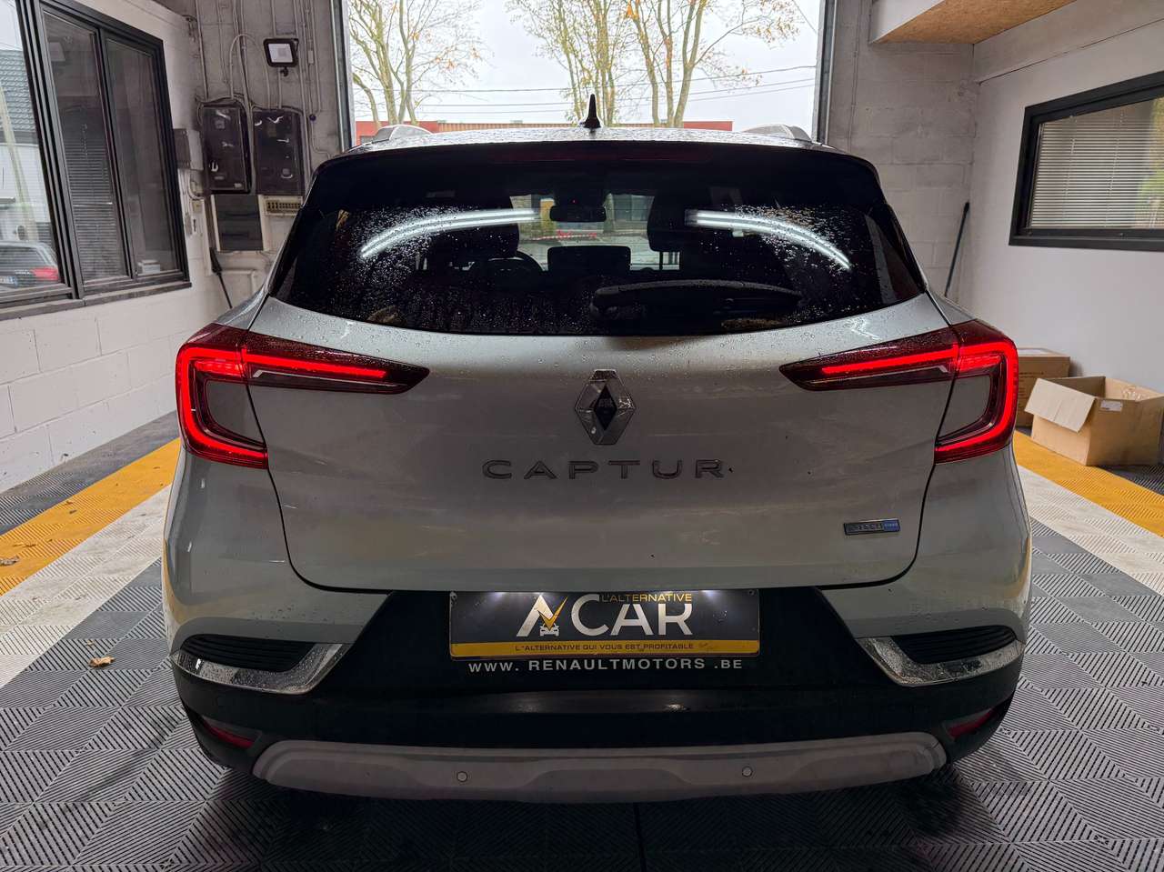 https://alternativecar.be/wp-content/uploads/2025/10/renault-captur-intens-e-tech-hybrid-garantie-renault-2027-106438-4.jpg