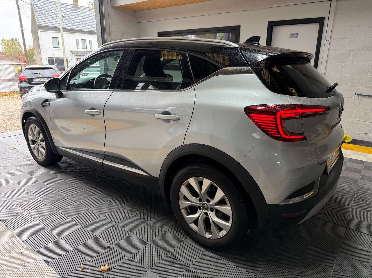 https://alternativecar.be/wp-content/uploads/2025/10/renault-captur-intens-e-tech-hybrid-garantie-renault-2027-106438-5.jpg