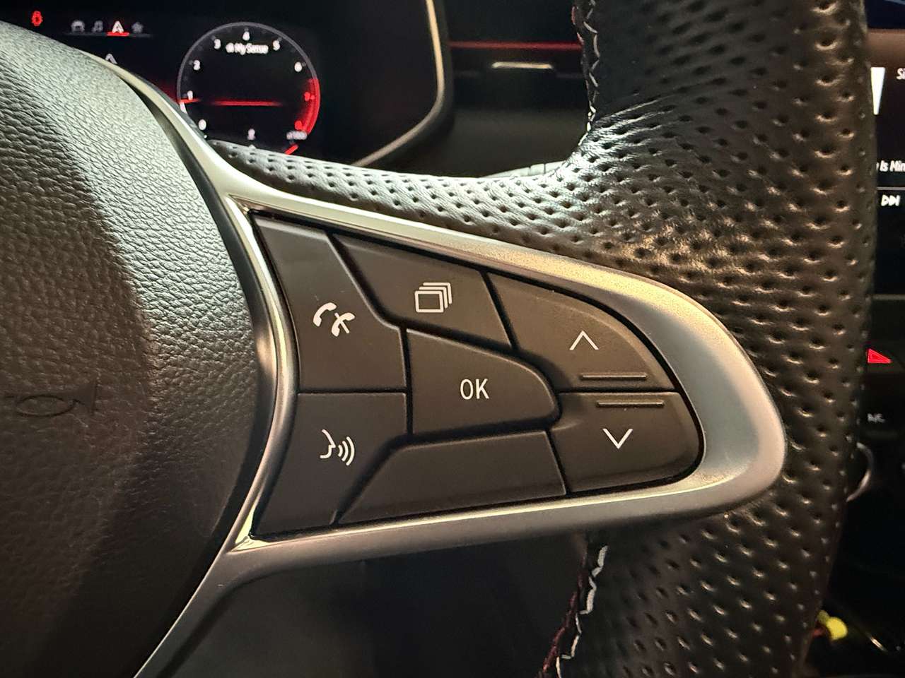 https://alternativecar.be/wp-content/uploads/2025/10/renault-clio-1-0-tce-r-s-line-gpf-garantie-12m-106422-11.jpg