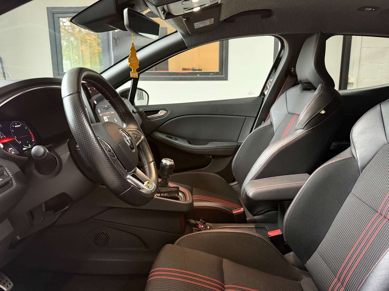 https://alternativecar.be/wp-content/uploads/2025/10/renault-clio-1-0-tce-r-s-line-gpf-garantie-12m-106422-6.jpg