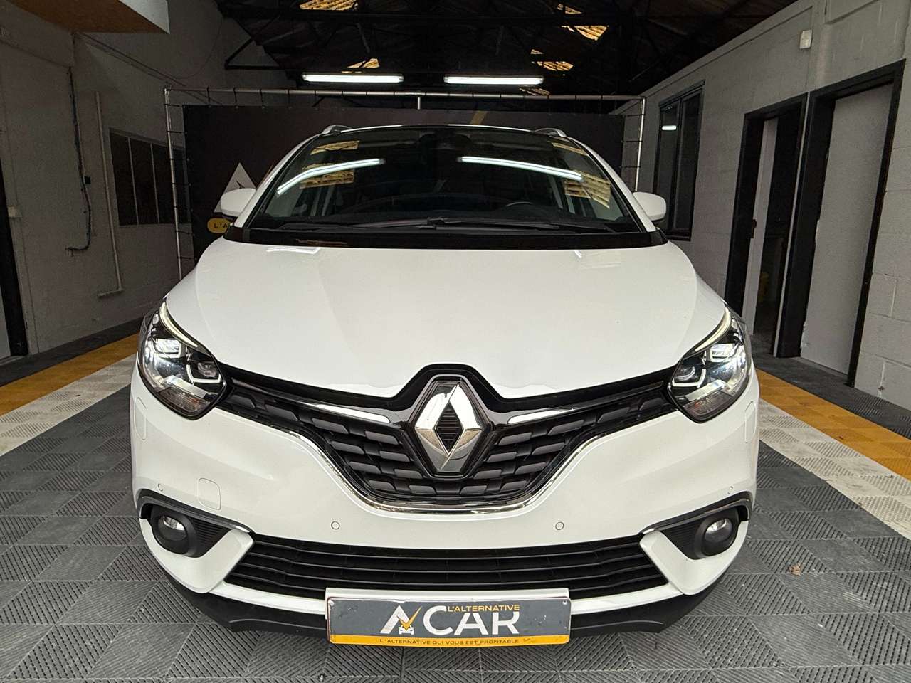 https://alternativecar.be/wp-content/uploads/2025/10/renault-grand-scenic-1-7-blue-dci-bose-edition-edc-7pl-garantie-12m-106276-1.jpg