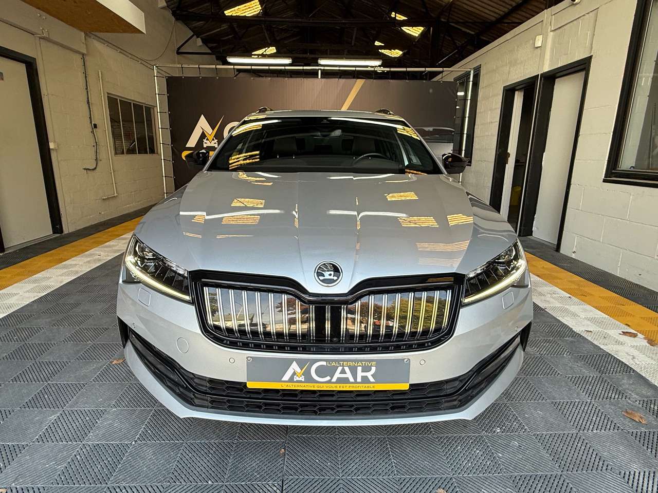 https://alternativecar.be/wp-content/uploads/2025/10/skoda-superb-phev-1-4-tsi-sportline-dsg-160kw-garantie-12m-106260-1.jpg