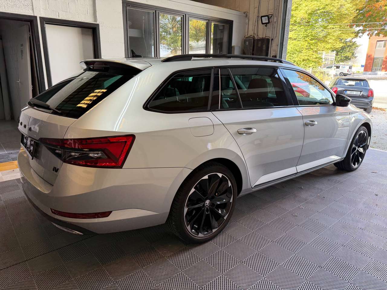 https://alternativecar.be/wp-content/uploads/2025/10/skoda-superb-phev-1-4-tsi-sportline-dsg-160kw-garantie-12m-106260-3.jpg