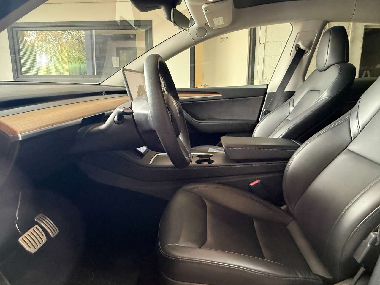 https://alternativecar.be/wp-content/uploads/2025/10/tesla-model-y-72-5-kwh-dual-motor-performance-garantie-tesla-106374-6.jpg