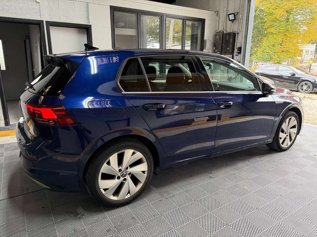 https://alternativecar.be/wp-content/uploads/2025/10/volkswagen-golf-1-5-etsi-business-premium-opf-dsg-garantie-12m-106357-3.jpg
