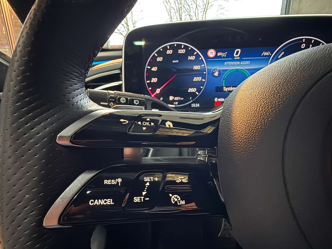 Mercedes-Benz E 300  e PHEV AMG Line – GARANTIE 07/2026