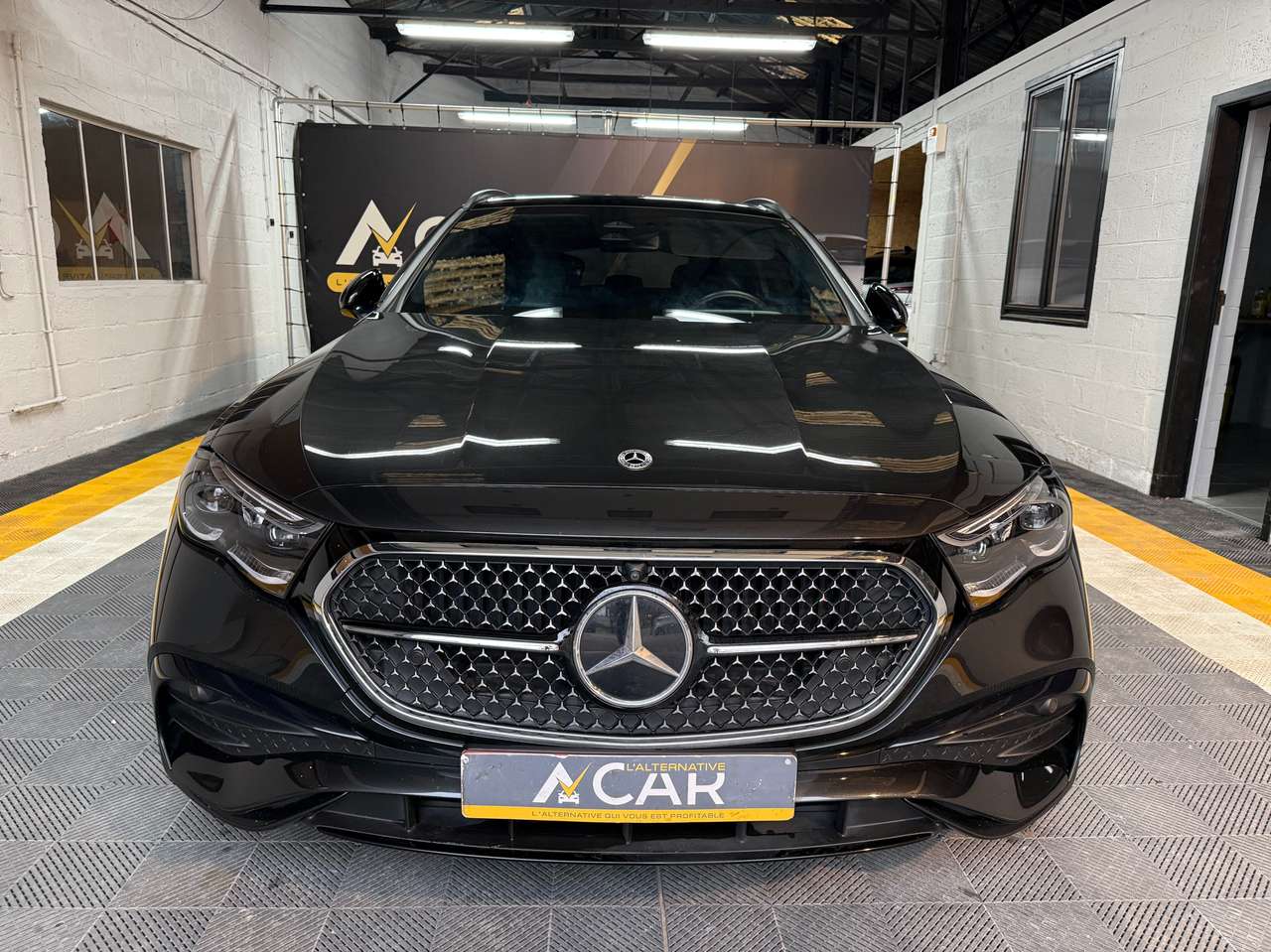 Mercedes-Benz E 300  e PHEV AMG Line – GARANTIE 07/2026