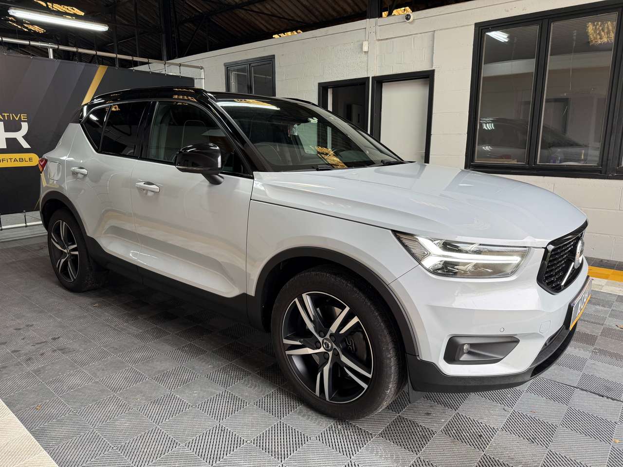 Volvo XC40  1.5 T4 PHEV R-Design – GARANTIE 12M