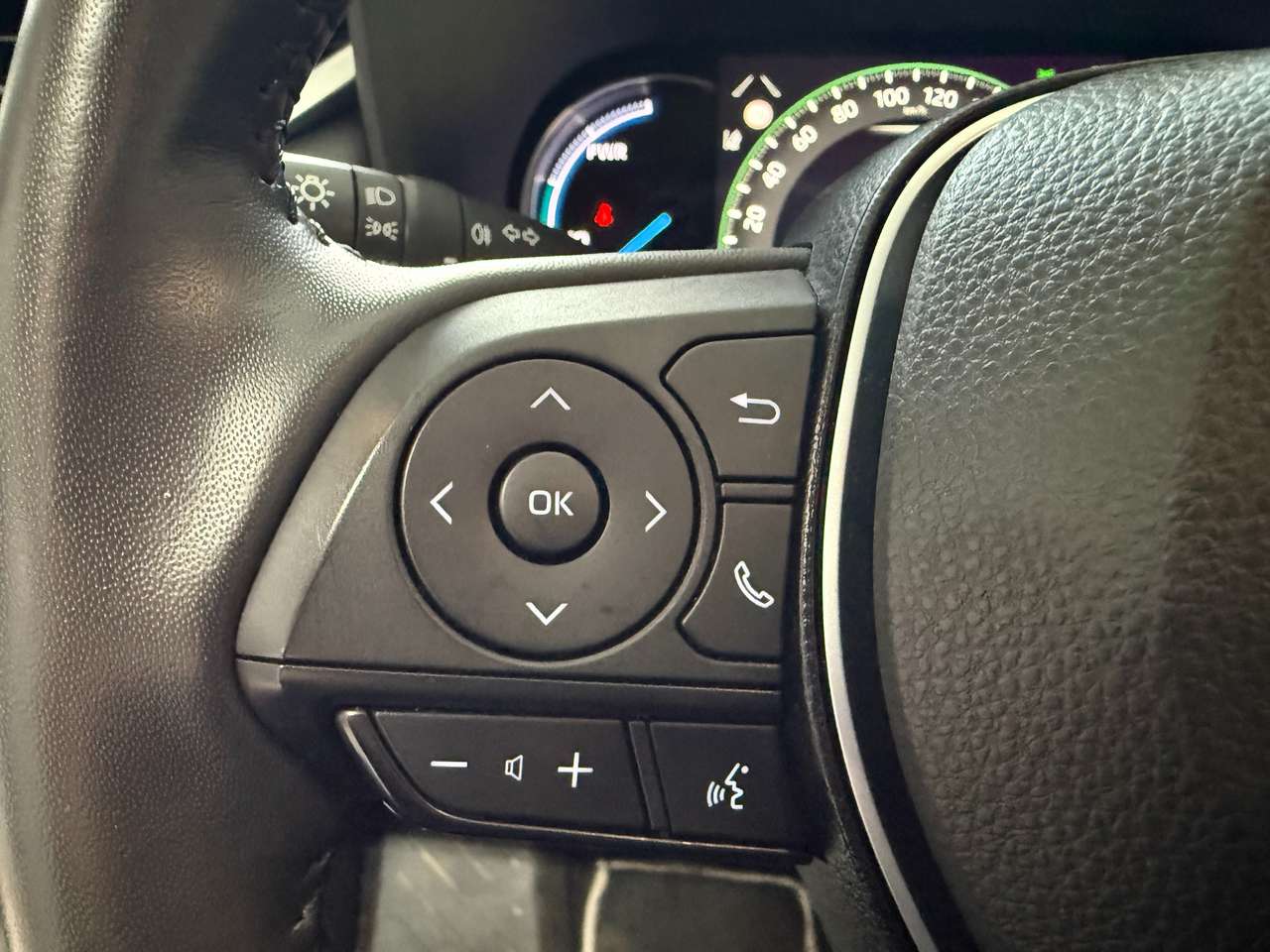 Toyota RAV 4  Hybrid HEV 2.5i 2WD – GARANTIE TOYOTA 2034