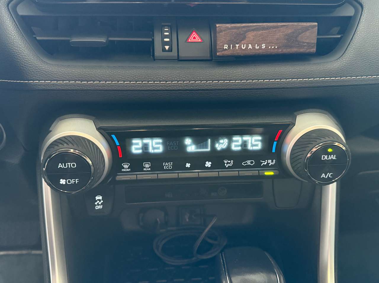 Toyota RAV 4  Hybrid HEV 2.5i 2WD – GARANTIE TOYOTA 2034