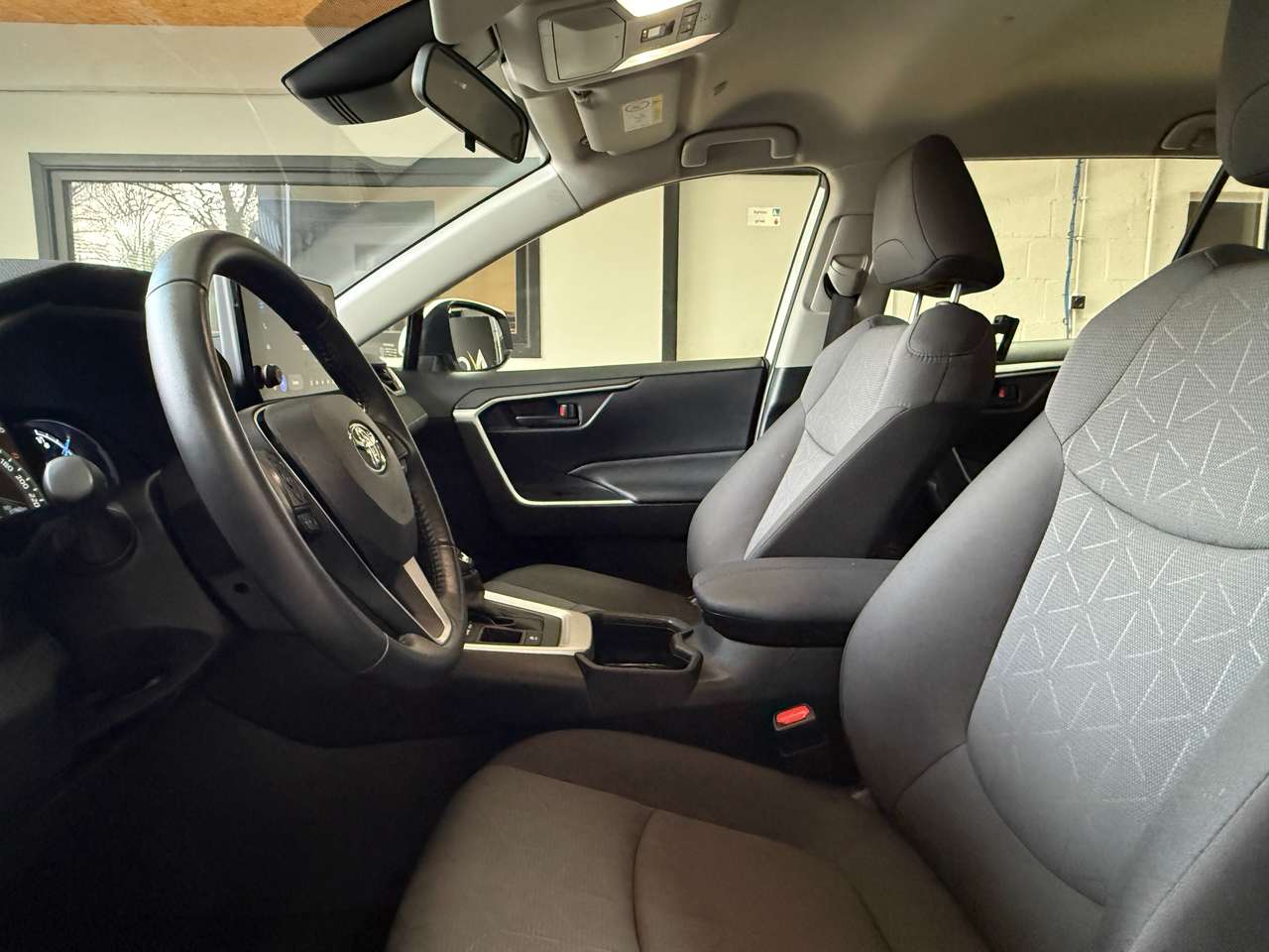 Toyota RAV 4  Hybrid HEV 2.5i 2WD – GARANTIE TOYOTA 2034