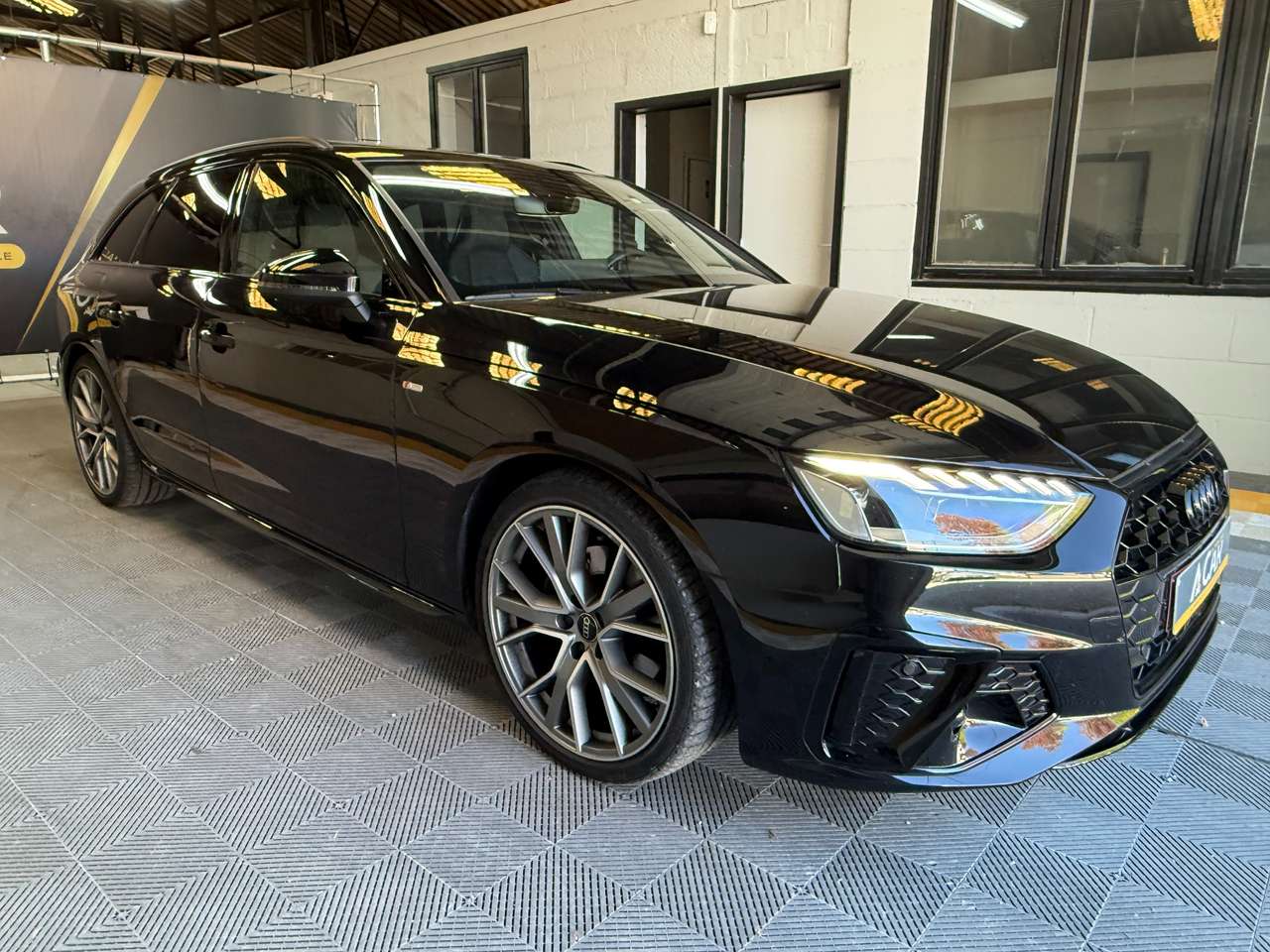 Audi A4  A4 Avant 35 TDi Business Edition Competition S tronic S-Line – GARANTIE 12M