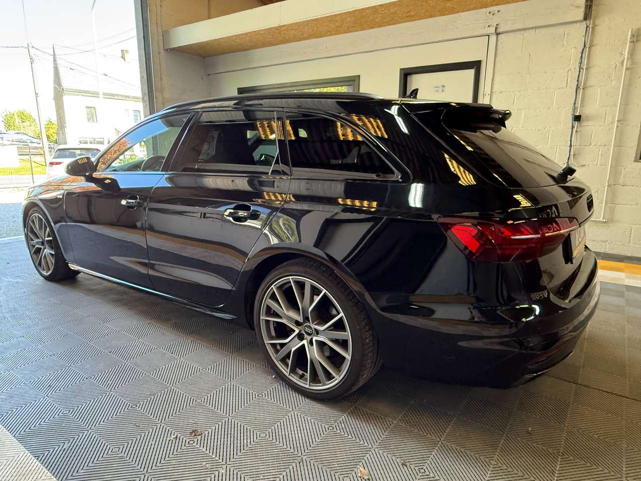 Audi A4  A4 Avant 35 TDi Business Edition Competition S tronic S-Line – GARANTIE 12M