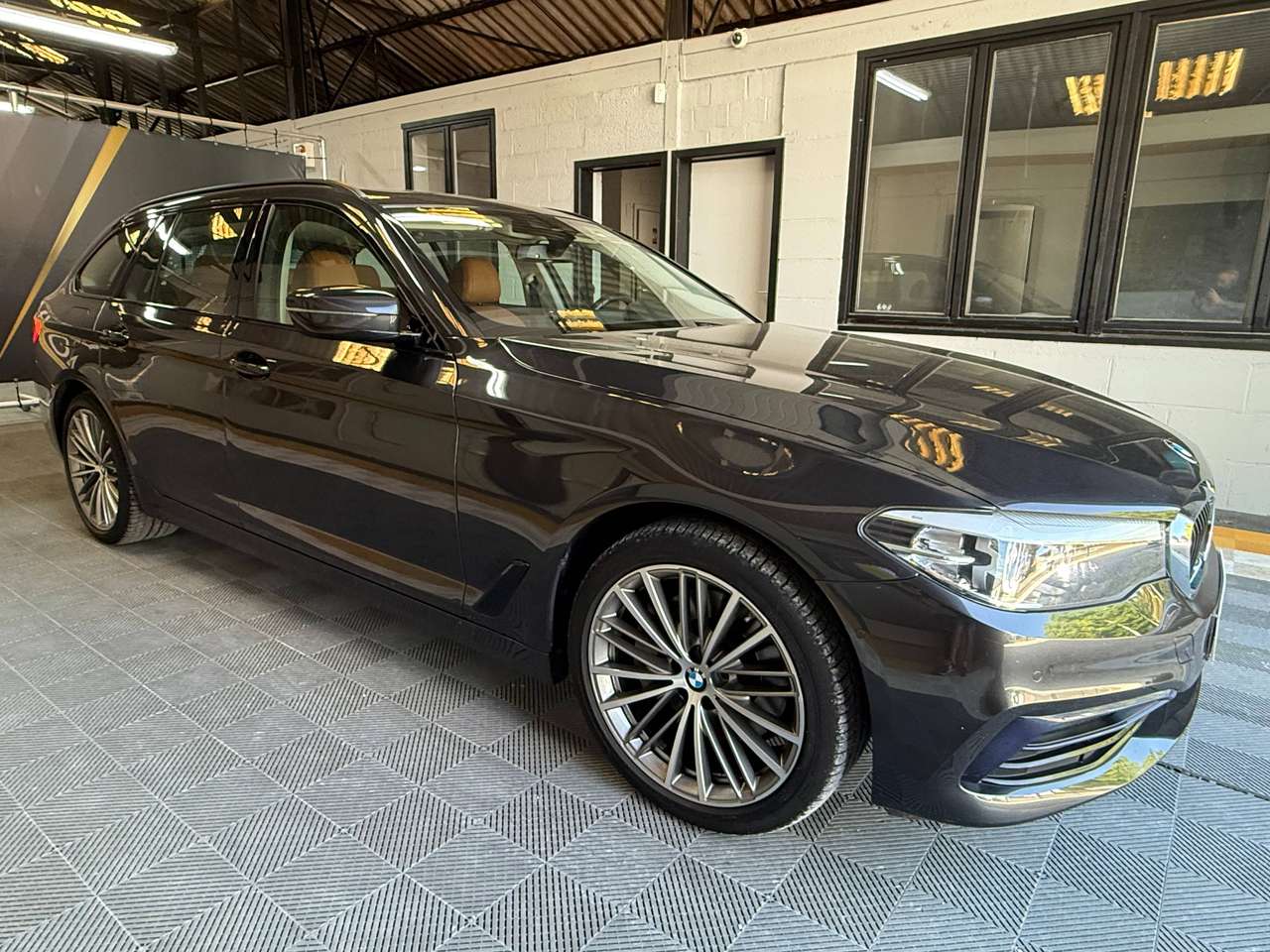 BMW 530  Touring 530iXA Sport Line – GARANTIE 12M