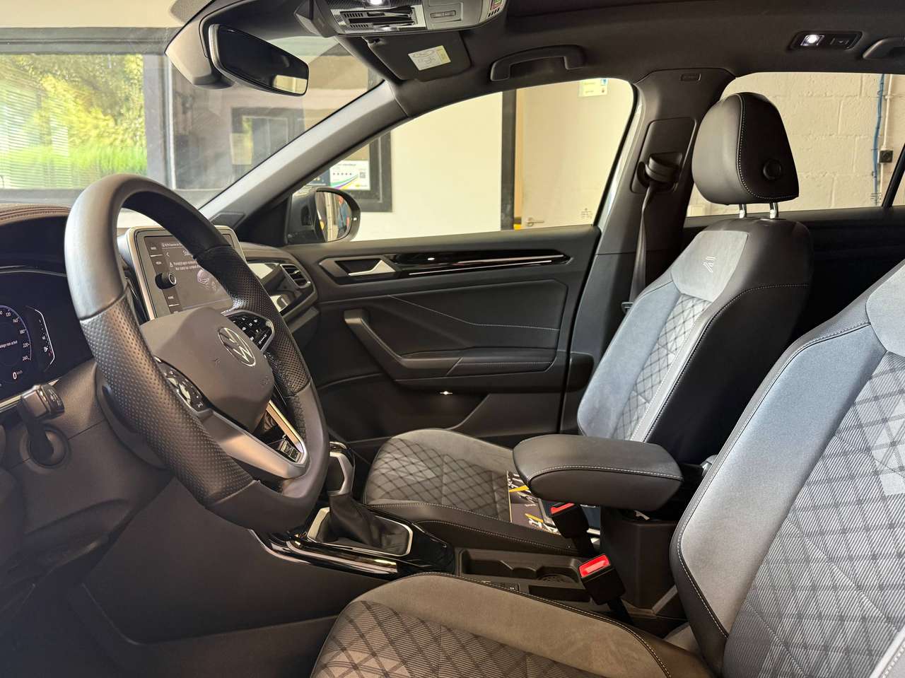 Volkswagen T-Roc  T-Roc 2.0 TDi SCR R-Line Business DSG – GARANTIE 12M