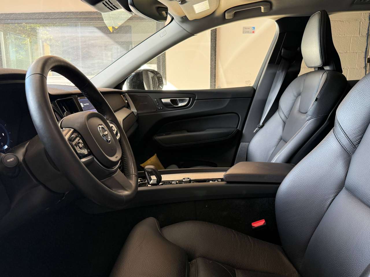 Volvo XC60  XC60 2.0 B4 MHEV Plus Dark – GARANTIE VOLVO 10/2027