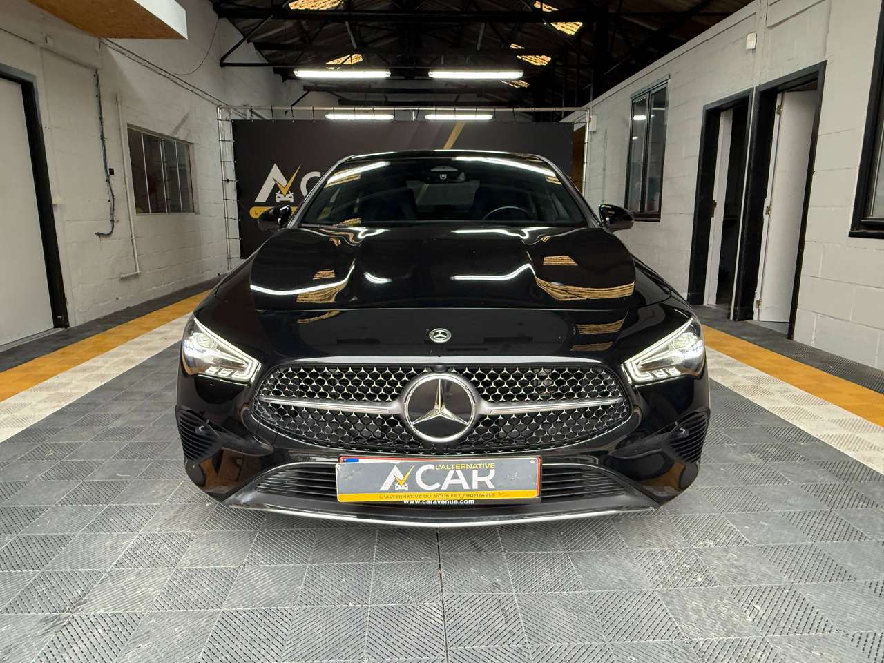 Mercedes-Benz CLA 180  CLA 180 Business Line – GARANTIE MERCEDES 04/2027