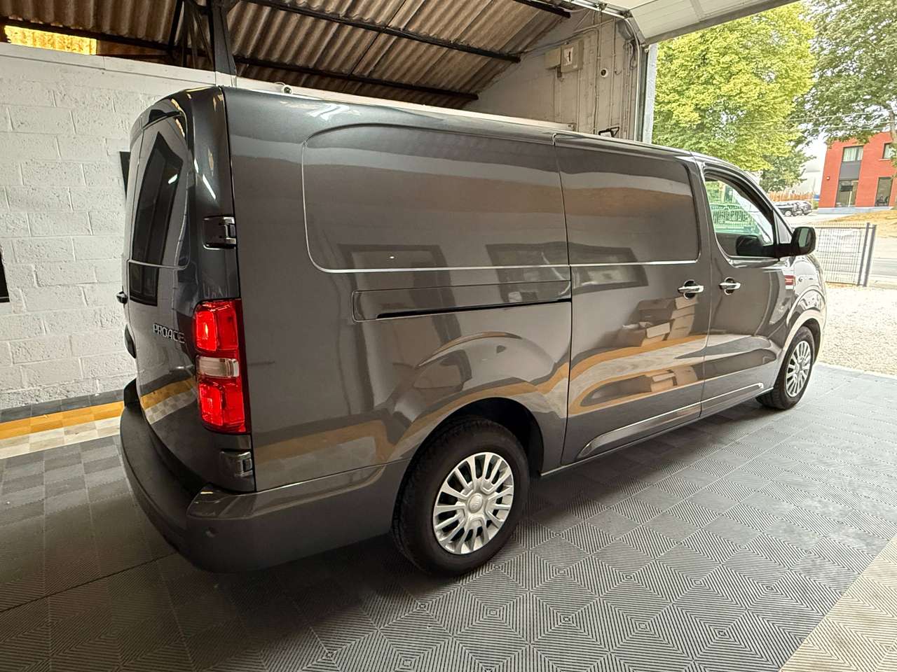 Toyota Proace  Proace 2.0 D-4D Medium Confort L2 – GARANTIE TOYOTA 2032