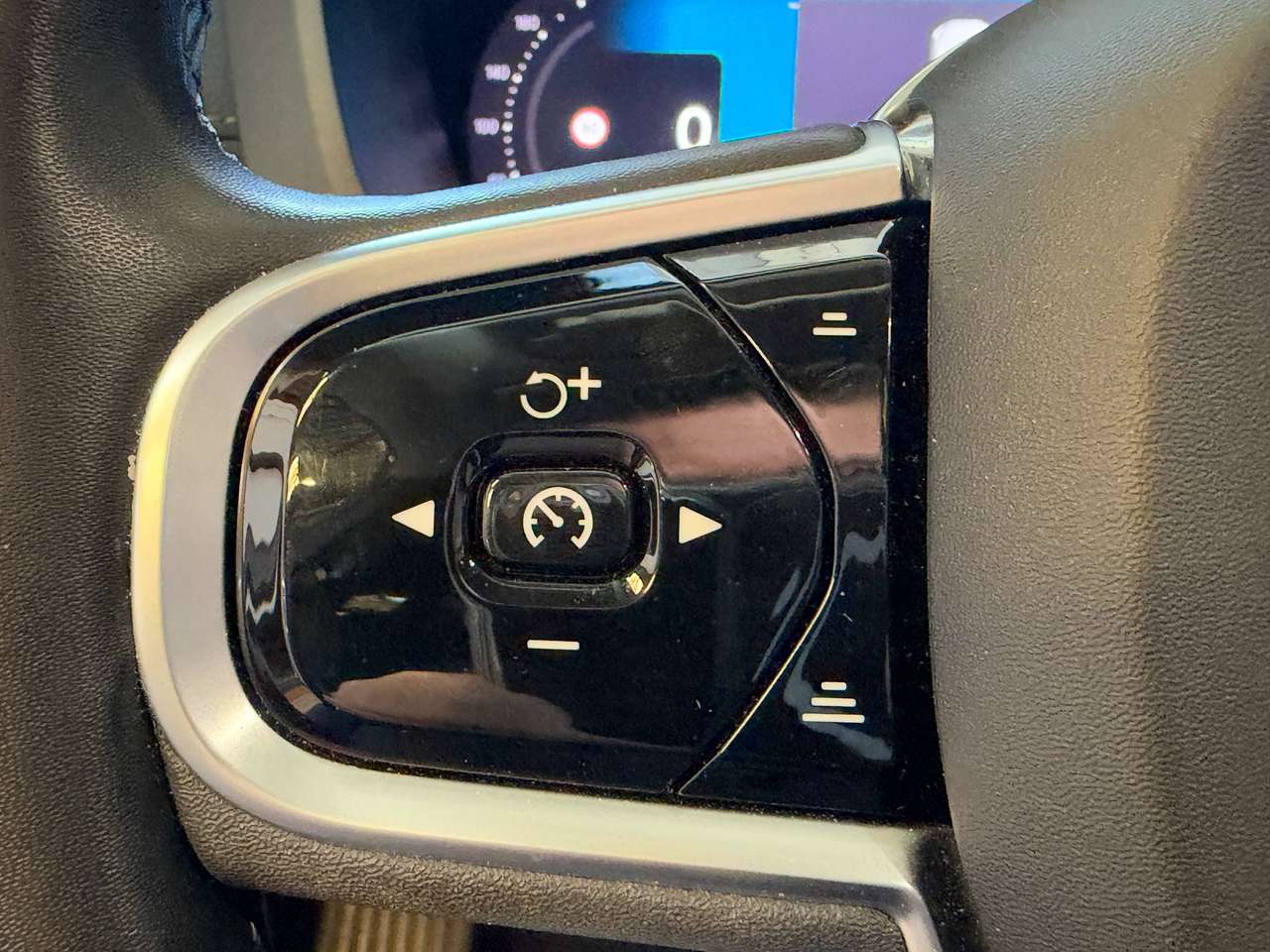 Volvo XC60  XC60 2.0 B5 MHEV AWD Inscription – GARANTIE 12M