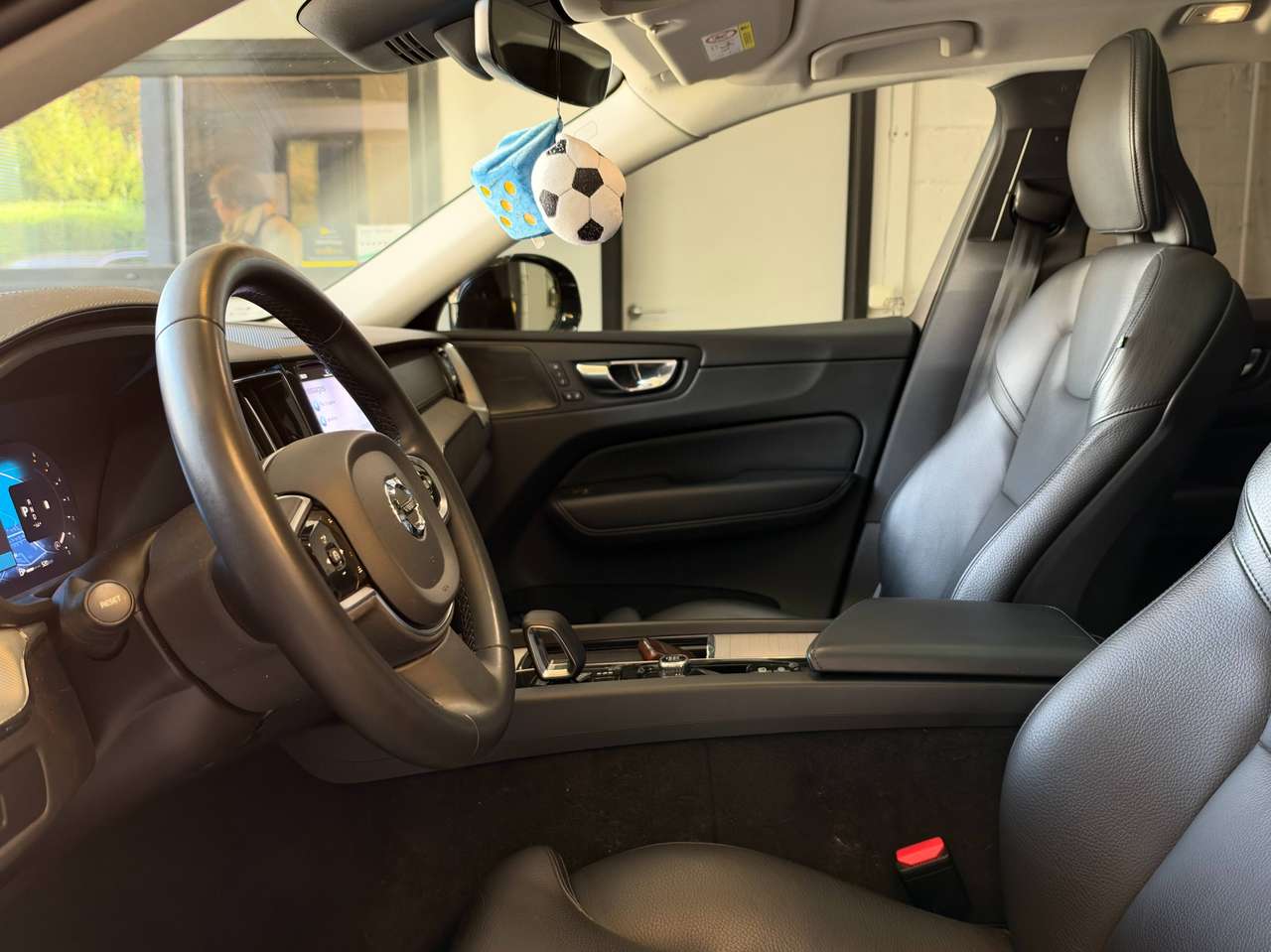 Volvo XC60  XC60 2.0 B5 MHEV AWD Inscription – GARANTIE 12M